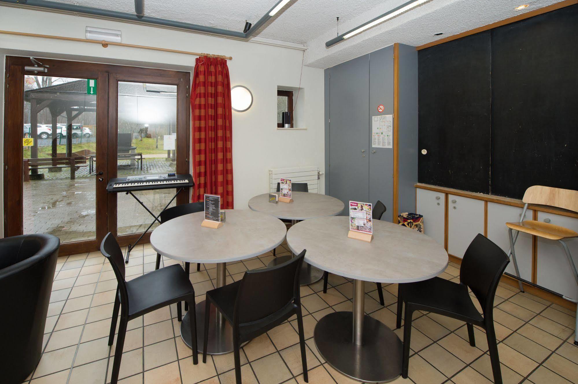 Auberge De Jeunesse De La Roche - Champlon Tenneville Экстерьер фото